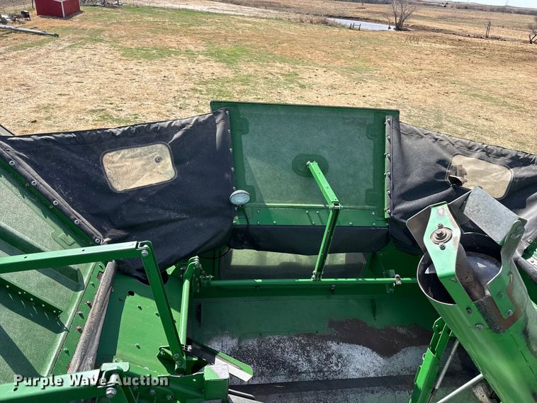 image for item DZ5201 2012 John Deere S680 combine