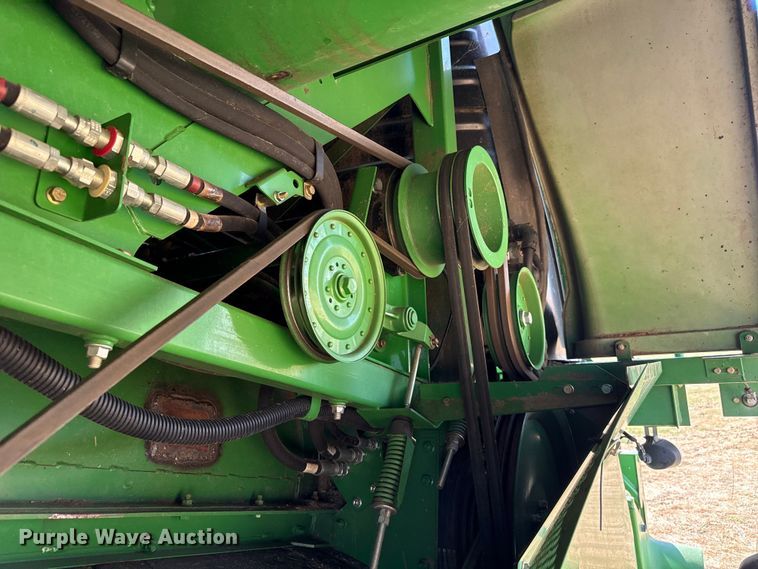 image for item DZ5201 2012 John Deere S680 combine