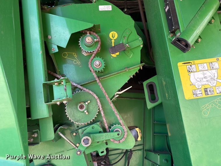 image for item DZ5201 2012 John Deere S680 combine