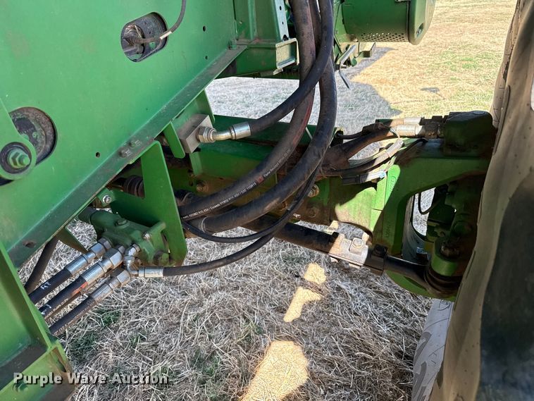 image for item DZ5201 2012 John Deere S680 combine