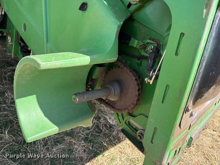 image for item DZ5201 2012 John Deere S680 combine