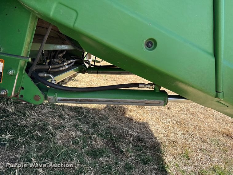 image for item DZ5201 2012 John Deere S680 combine