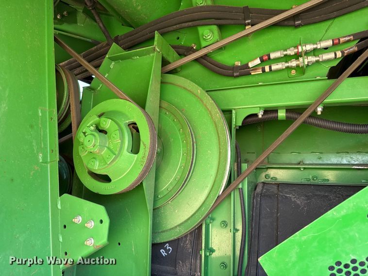 image for item DZ5201 2012 John Deere S680 combine