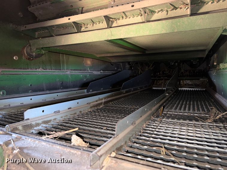 image for item DZ5201 2012 John Deere S680 combine