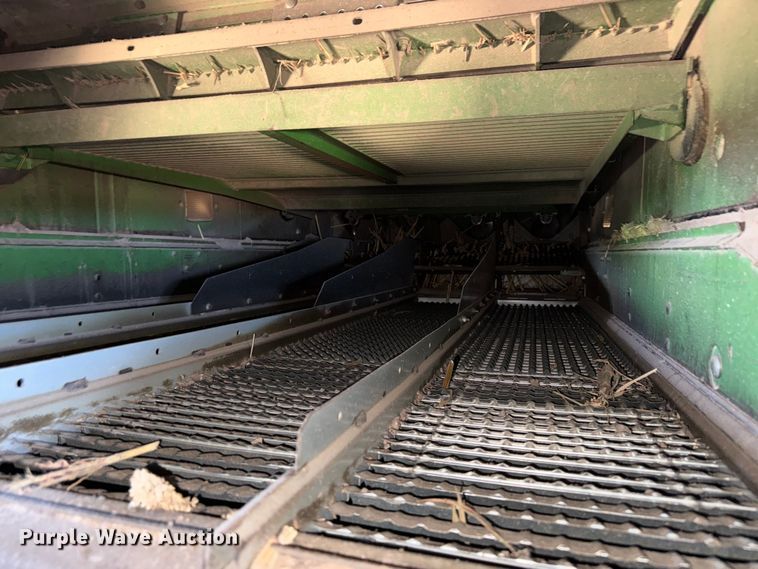 image for item DZ5201 2012 John Deere S680 combine