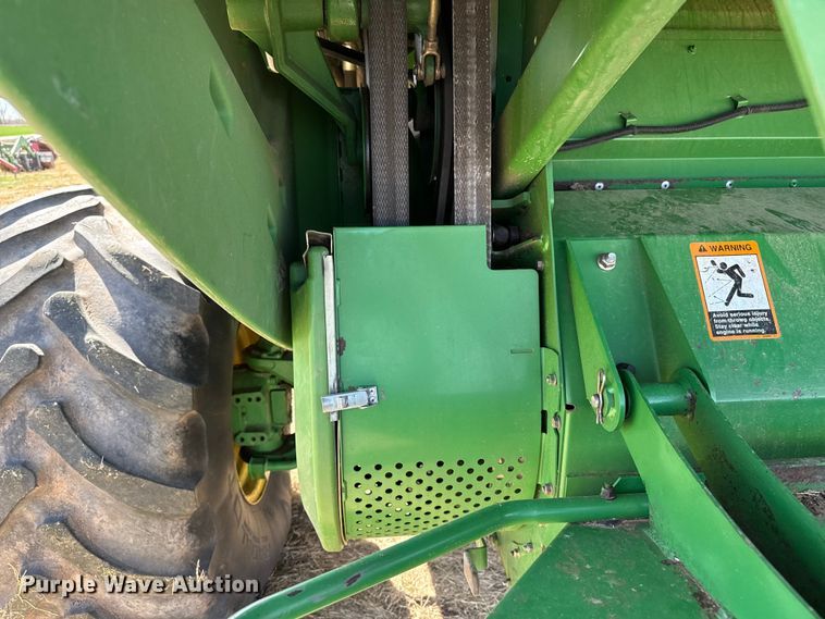 image for item DZ5201 2012 John Deere S680 combine