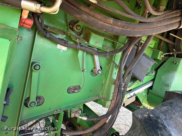 image for item DZ5201 2012 John Deere S680 combine