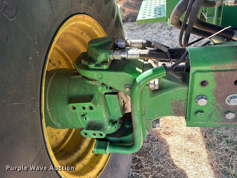 image for item DZ5201 2012 John Deere S680 combine