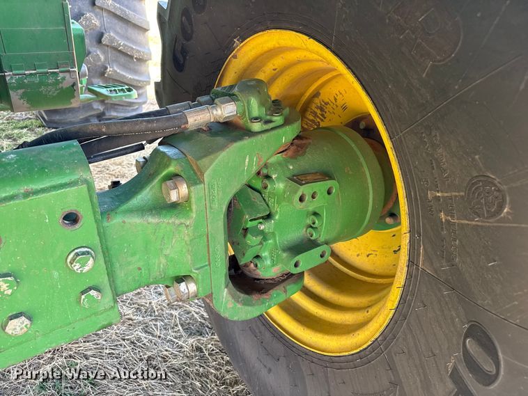 image for item DZ5201 2012 John Deere S680 combine