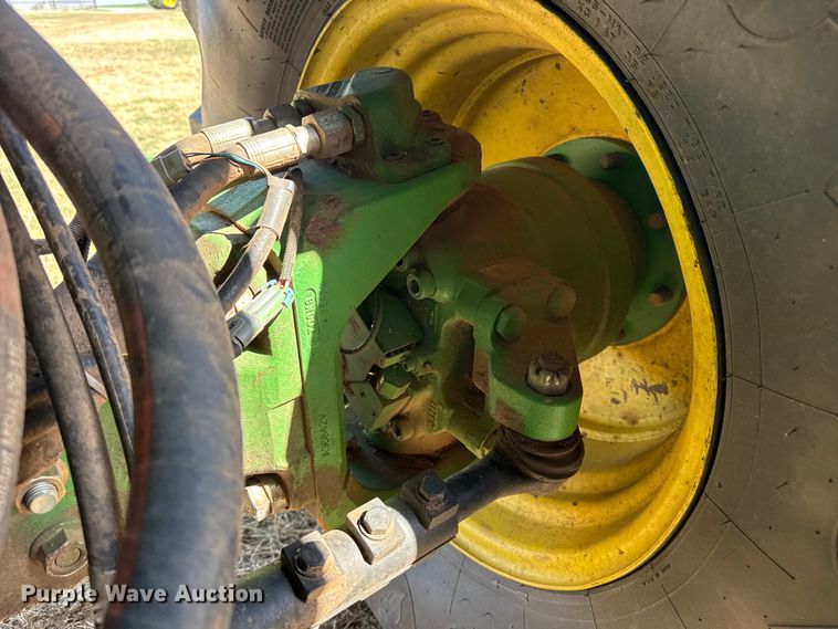 image for item DZ5201 2012 John Deere S680 combine