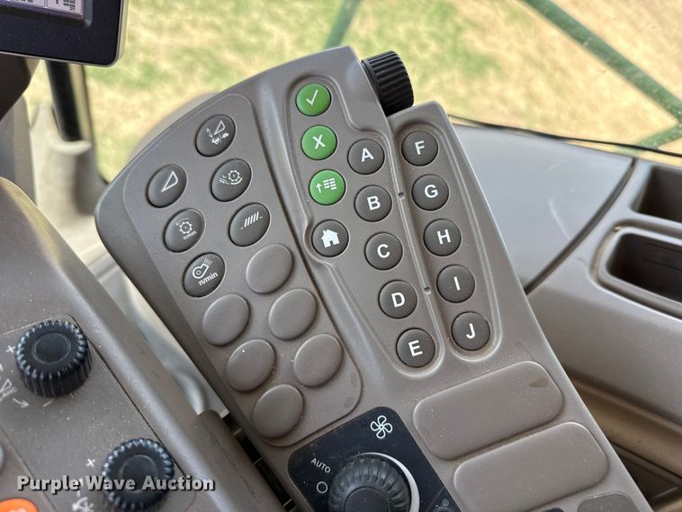 image for item DZ5201 2012 John Deere S680 combine