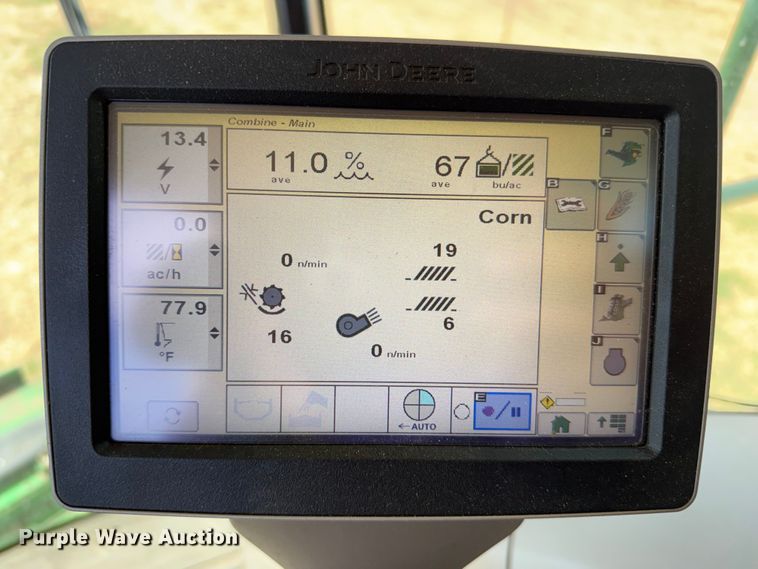 image for item DZ5201 2012 John Deere S680 combine