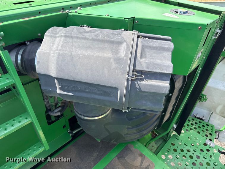 image for item DZ5201 2012 John Deere S680 combine