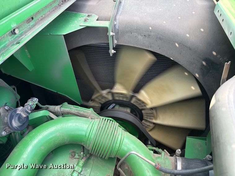 image for item DZ5201 2012 John Deere S680 combine