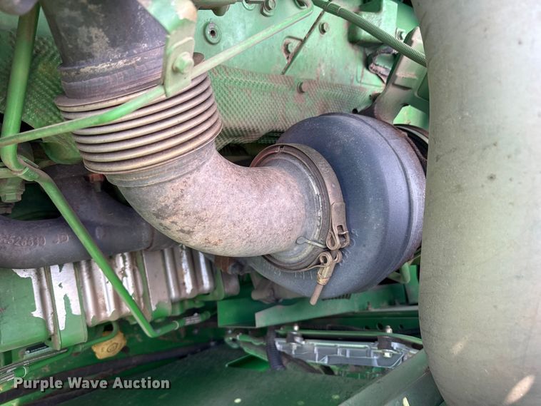 image for item DZ5201 2012 John Deere S680 combine