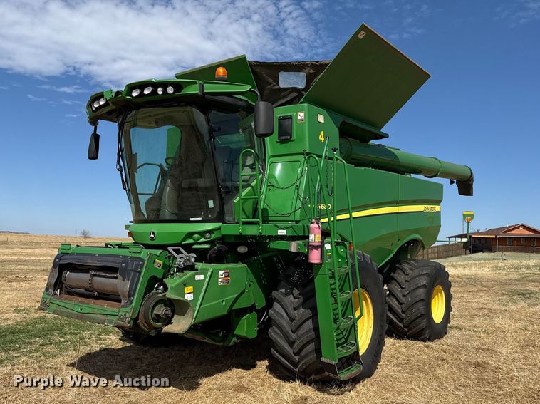 image for item DZ5202 2012 John Deere S680 combine