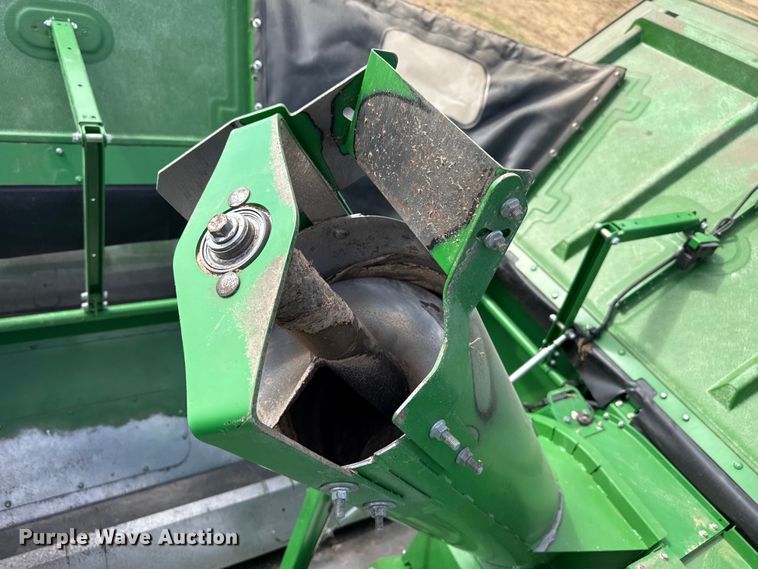 image for item DZ5202 2012 John Deere S680 combine