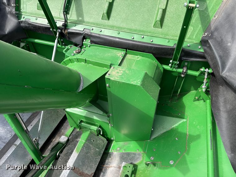 image for item DZ5202 2012 John Deere S680 combine