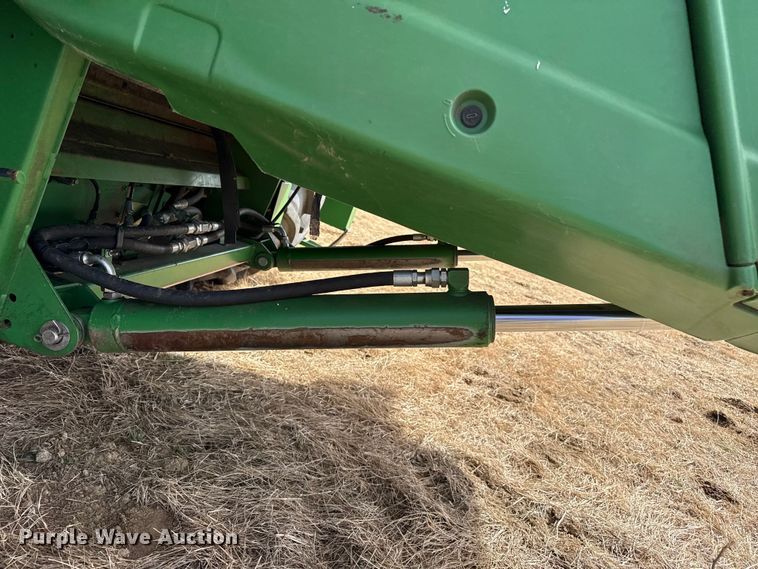 image for item DZ5202 2012 John Deere S680 combine