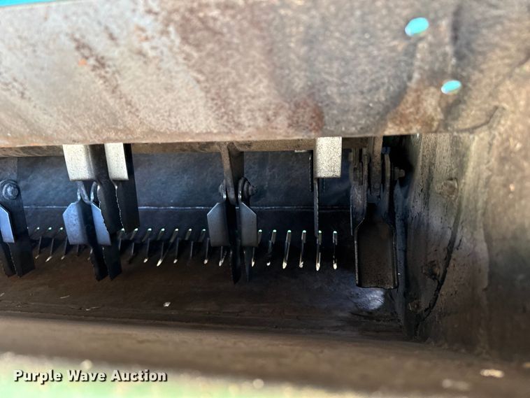 image for item DZ5202 2012 John Deere S680 combine