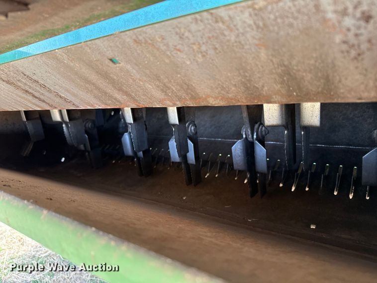 image for item DZ5202 2012 John Deere S680 combine