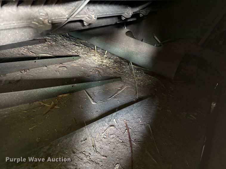 image for item DZ5202 2012 John Deere S680 combine