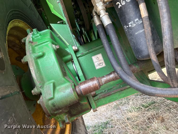 image for item DZ5202 2012 John Deere S680 combine