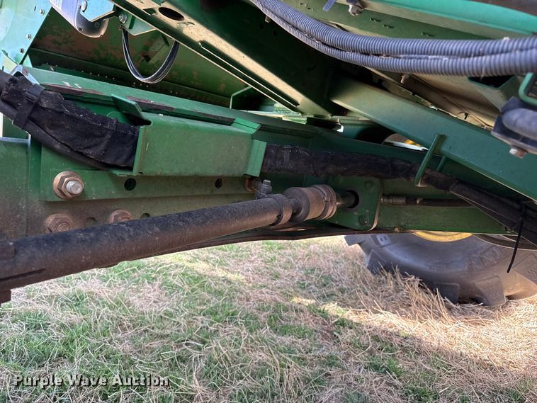 image for item DZ5202 2012 John Deere S680 combine