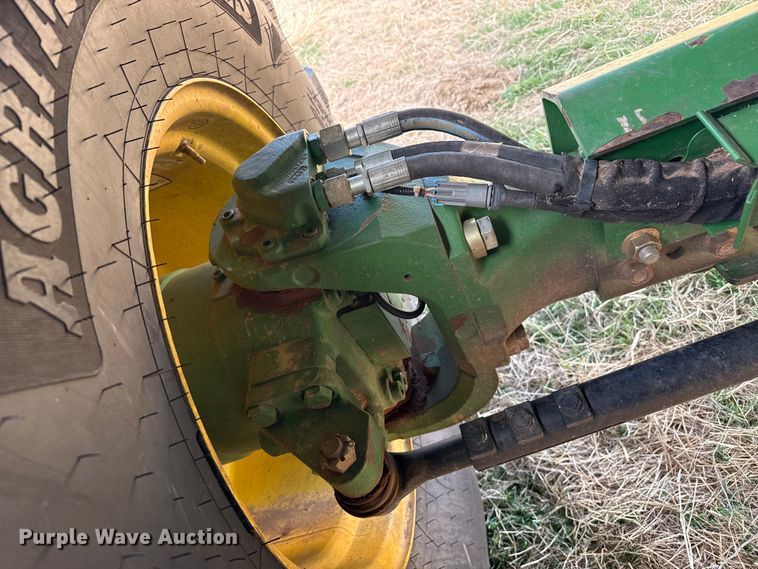 image for item DZ5202 2012 John Deere S680 combine