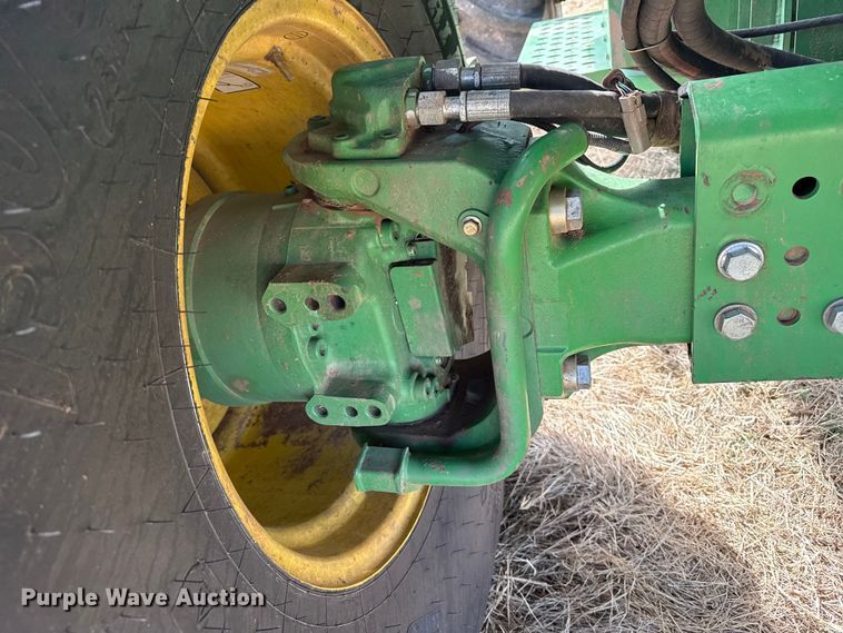 image for item DZ5202 2012 John Deere S680 combine