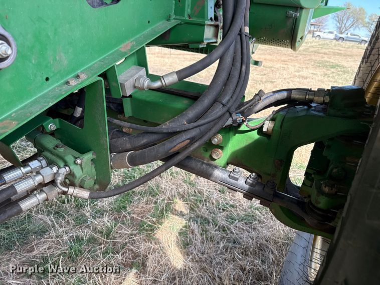 image for item DZ5202 2012 John Deere S680 combine