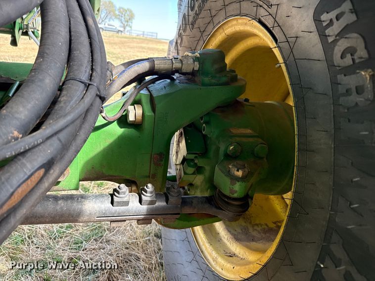 image for item DZ5202 2012 John Deere S680 combine