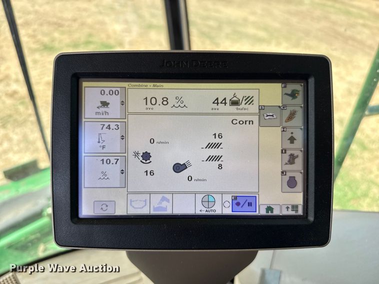 image for item DZ5202 2012 John Deere S680 combine