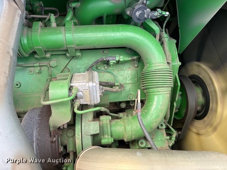 image for item DZ5202 2012 John Deere S680 combine