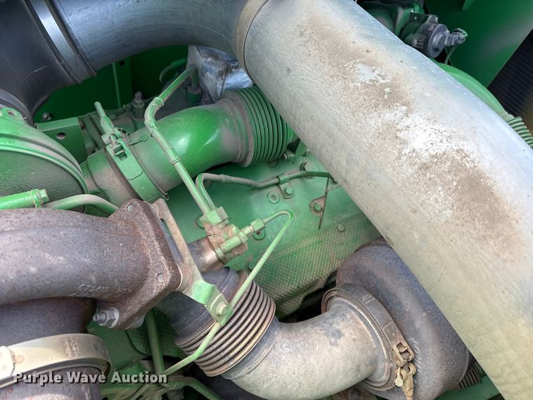 image for item DZ5202 2012 John Deere S680 combine