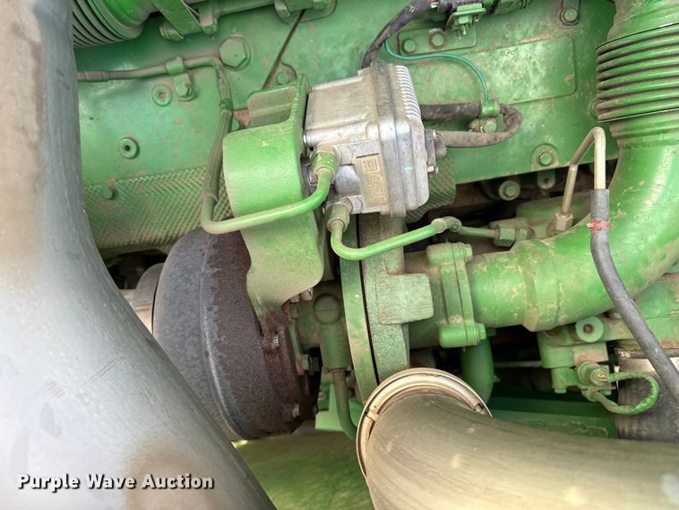 image for item DZ5202 2012 John Deere S680 combine