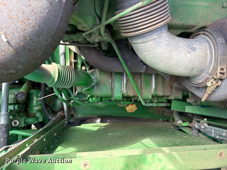 image for item DZ5202 2012 John Deere S680 combine