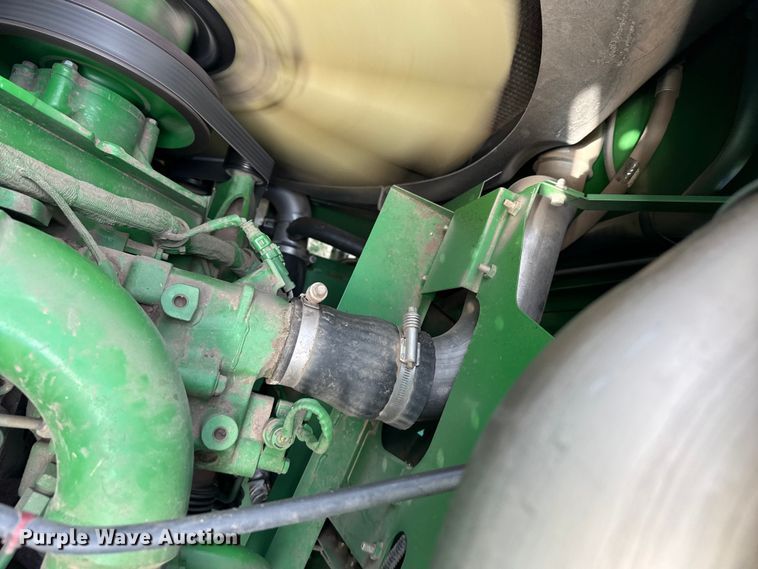 image for item DZ5202 2012 John Deere S680 combine