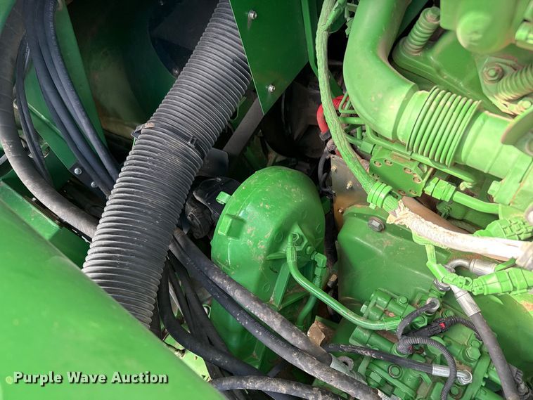 image for item DZ5202 2012 John Deere S680 combine