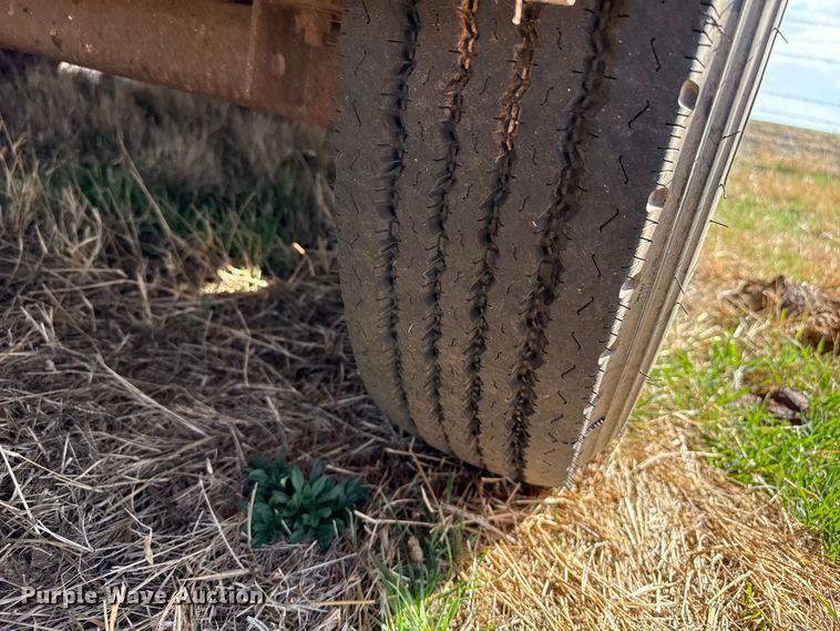 image for item DZ5204 1993 Livestock trailer
