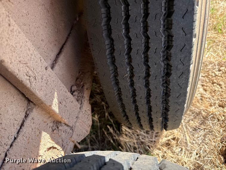 image for item DZ5204 1993 Livestock trailer