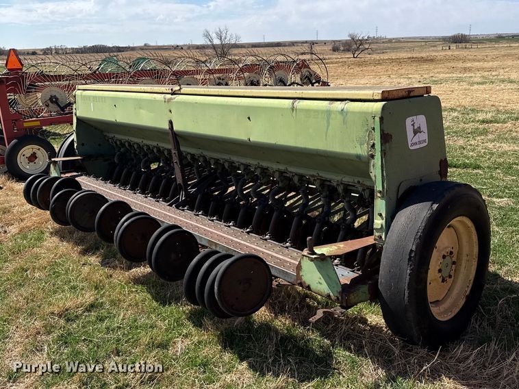 image for item DZ5205 John Deere 8200 grain drill