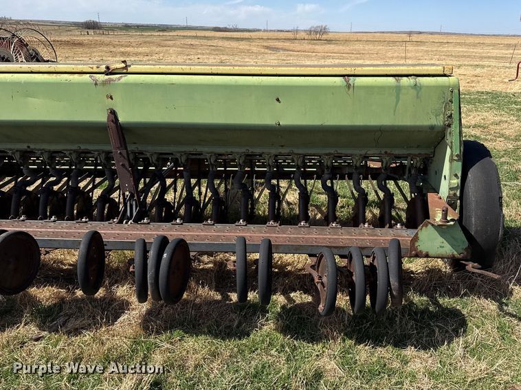 image for item DZ5205 John Deere 8200 grain drill