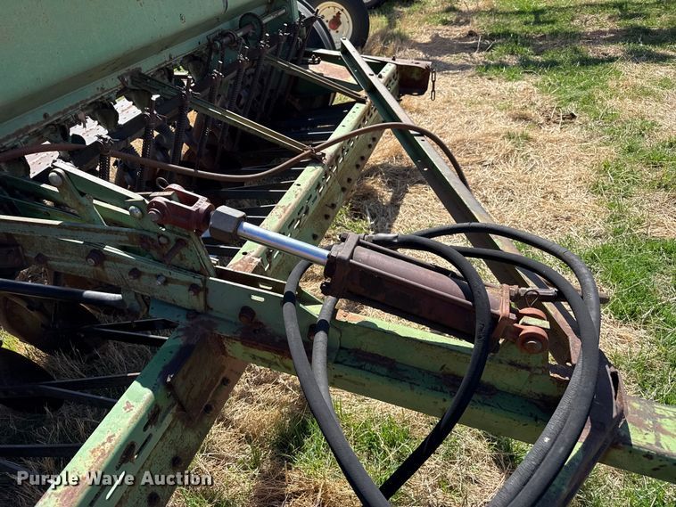 image for item DZ5205 John Deere 8200 grain drill