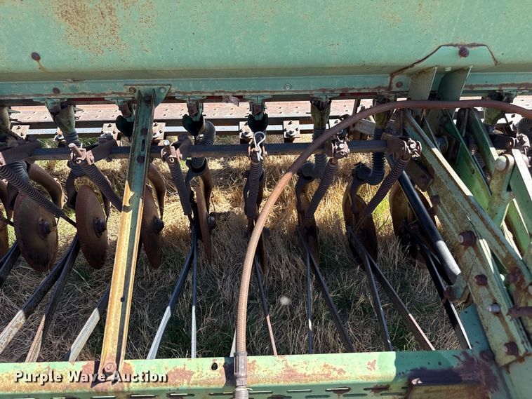 image for item DZ5205 John Deere 8200 grain drill