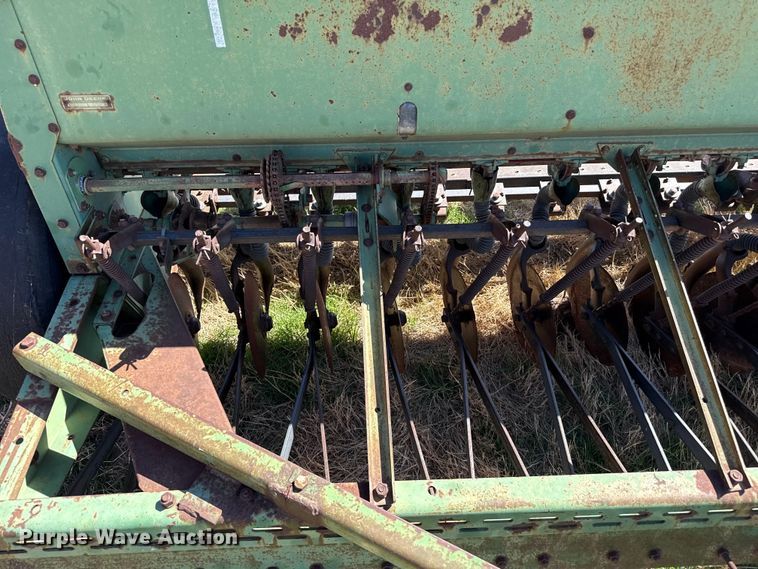 image for item DZ5205 John Deere 8200 grain drill