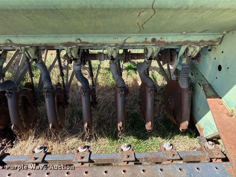 image for item DZ5205 John Deere 8200 grain drill