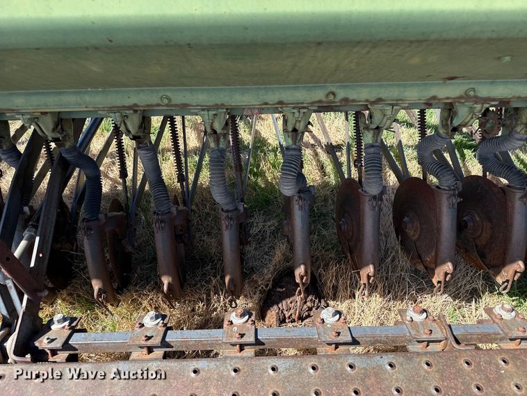 image for item DZ5205 John Deere 8200 grain drill