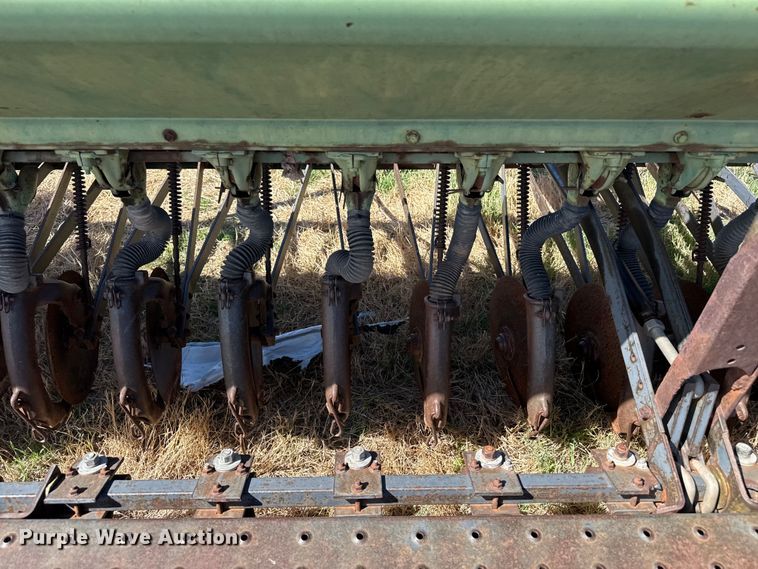 image for item DZ5205 John Deere 8200 grain drill