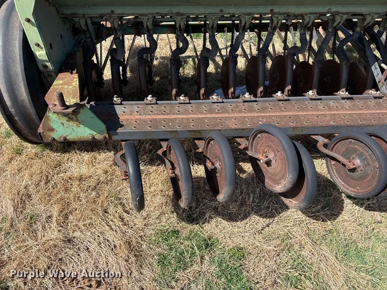 image for item DZ5205 John Deere 8200 grain drill